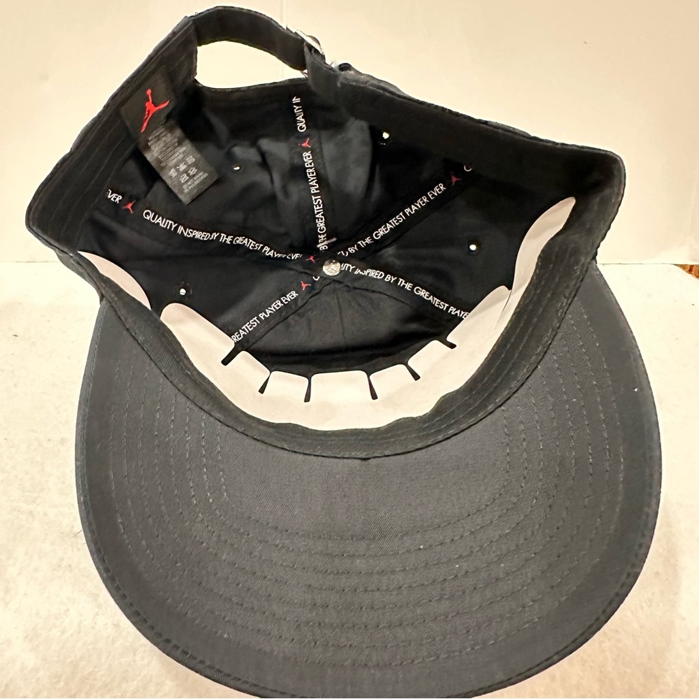 Jordan Black and Red Jumpman Hat - Picture 7 of 10